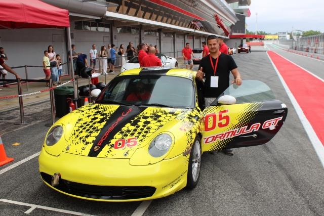 驾驶保时捷 Bosxer Cup 体验冒险