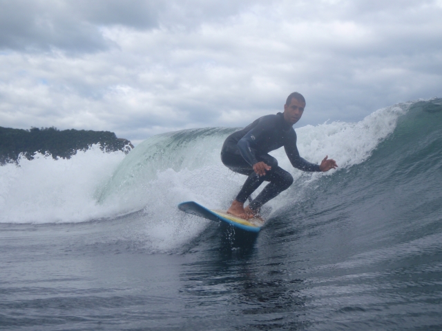  Surfing stunts 