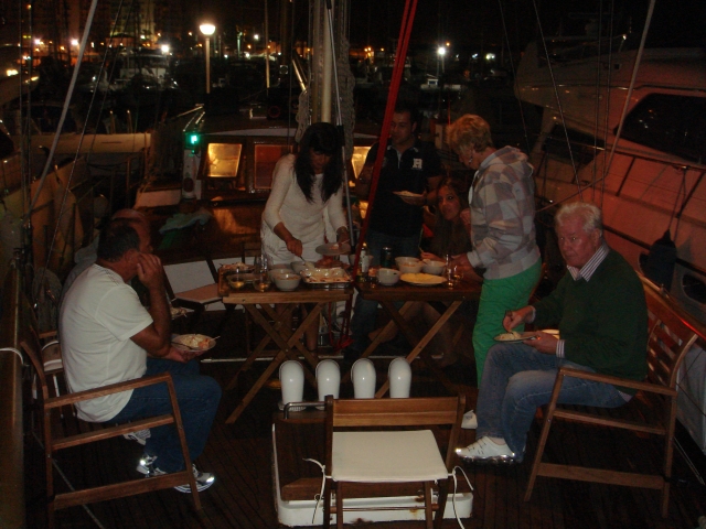 Paseo en barco para amigos Estepona