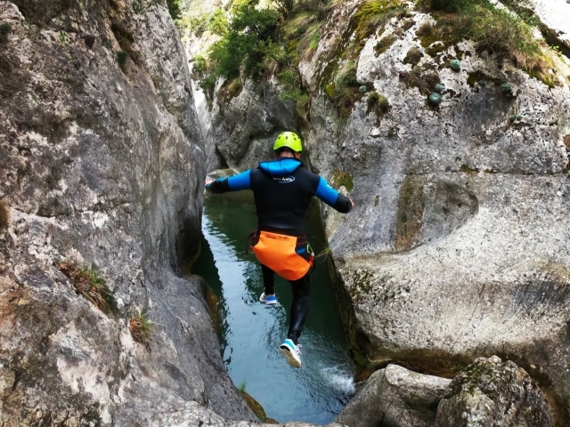  Impressive jumps in the Boixols ravine 