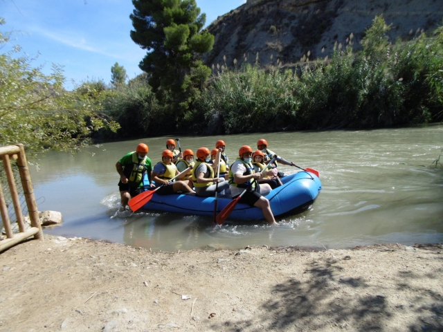  Rafting group 
