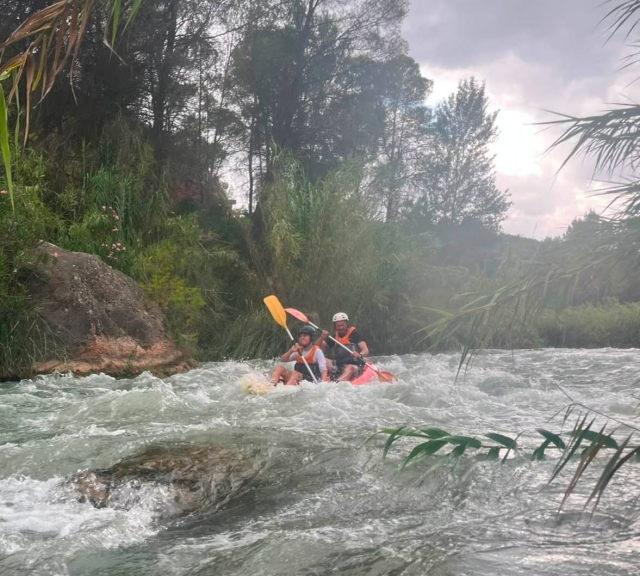  Desfrute de uma descida de canoa em Valência 