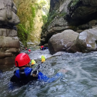 家庭峡谷下降 Sierra de Guara 5 小时