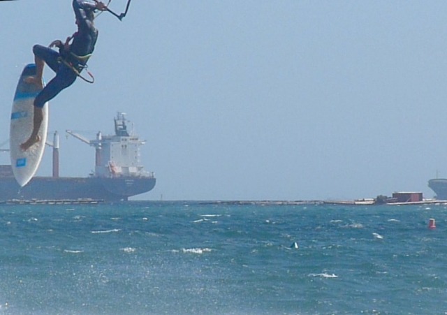 Voando em Kitesurf 