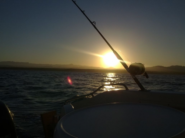  Coucher de soleil sur le bateau 