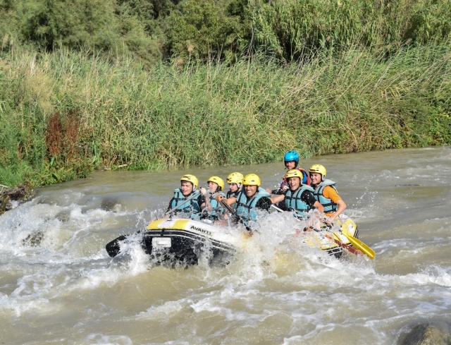  Paddling on the Genil River 