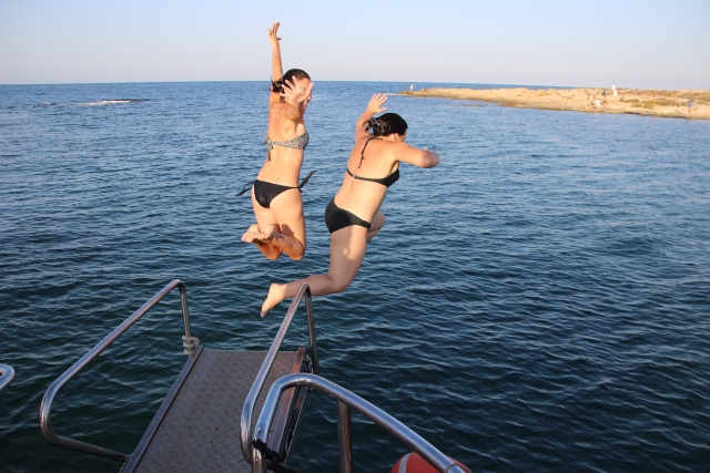  A refreshing swim during the party boat