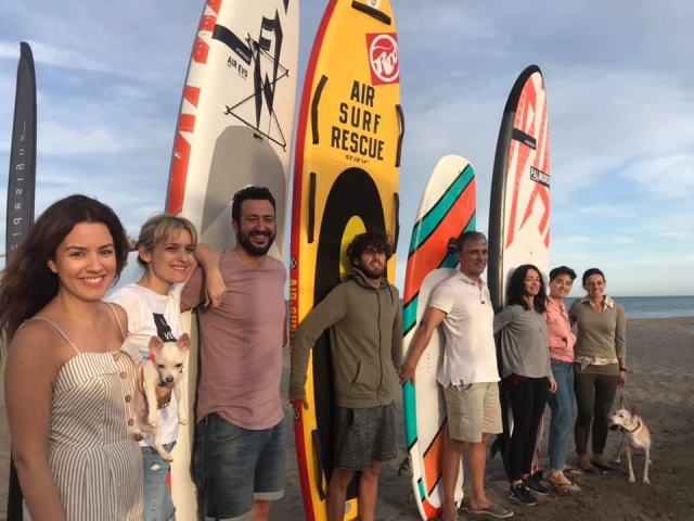  Tout le monde avec nos planches de SUP 