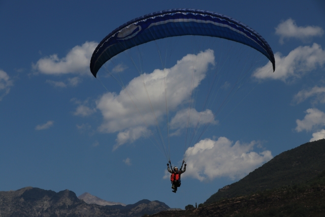 Clase de progresión con parapente