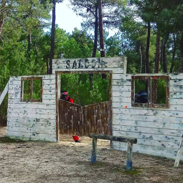 彩弹游戏的不同场景 