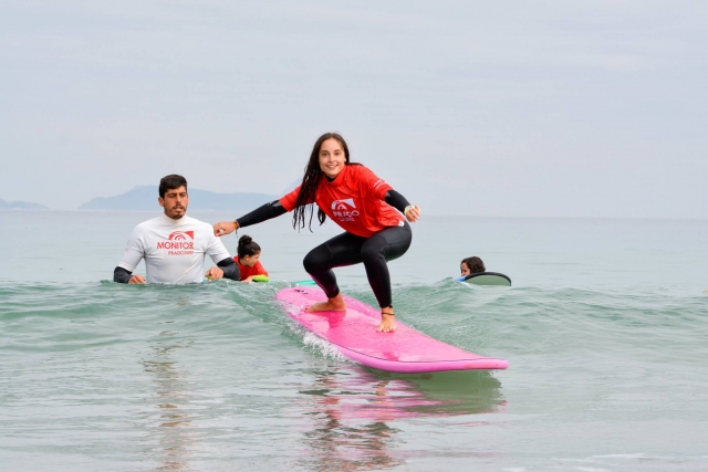 Practicando surf