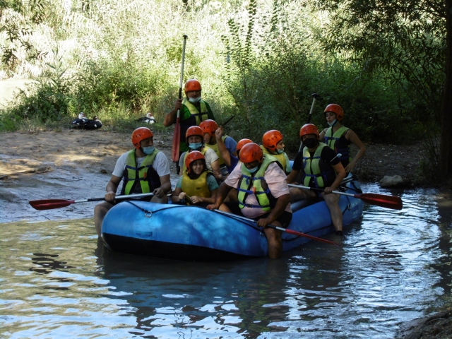  Group rafting 