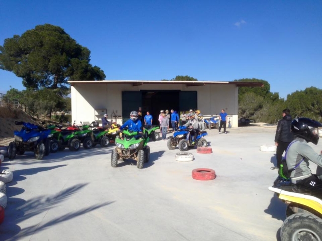 Montando en quad