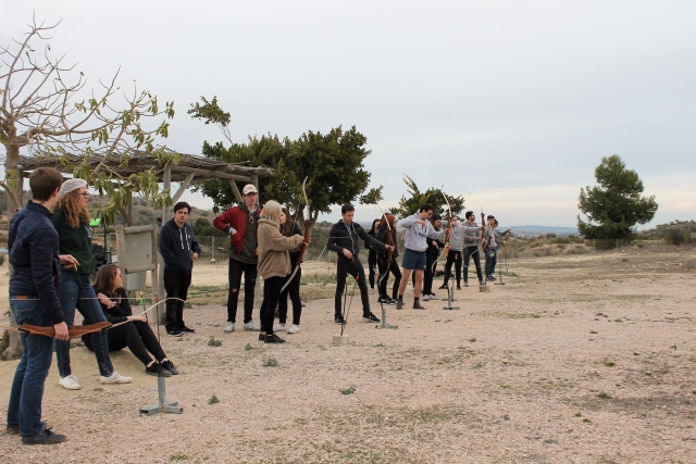  Grupo Aproveitando a classe de arco e flecha 