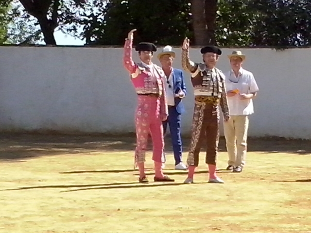  El Paseillo 