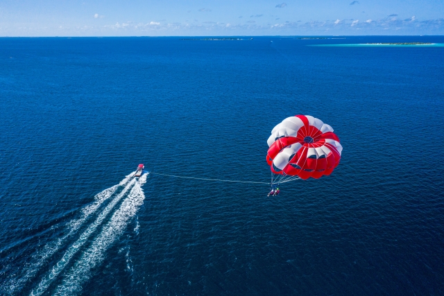  Flying with sea views