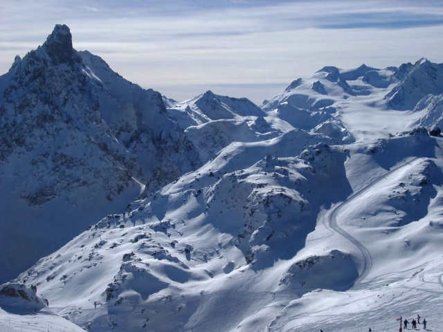 Observa la nieve caida