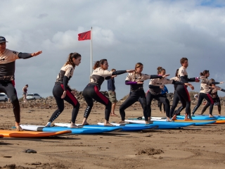 Curso de surf en Playa de Famara, 2 horas