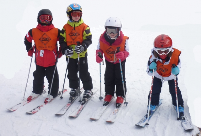  Ski students 