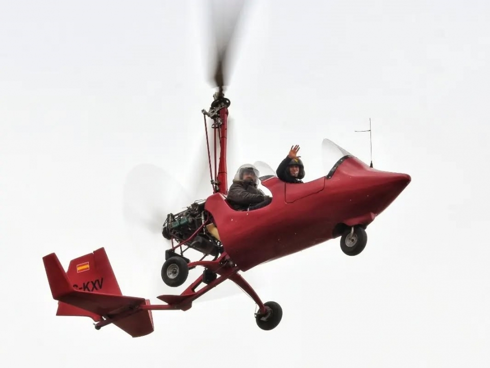 Disfruta de una experiencia aérea por Segovia