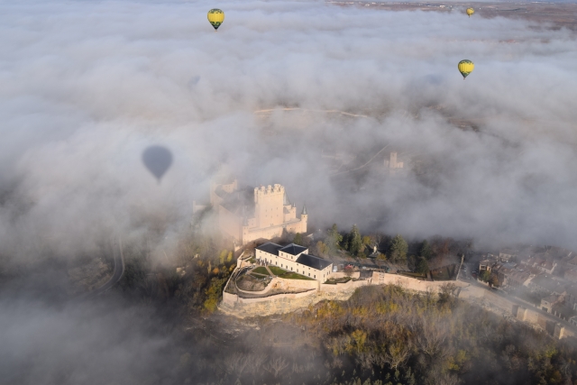  Volare in mongolfiera sopra Segovia 