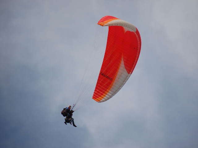  Volo in parapendio biposto 