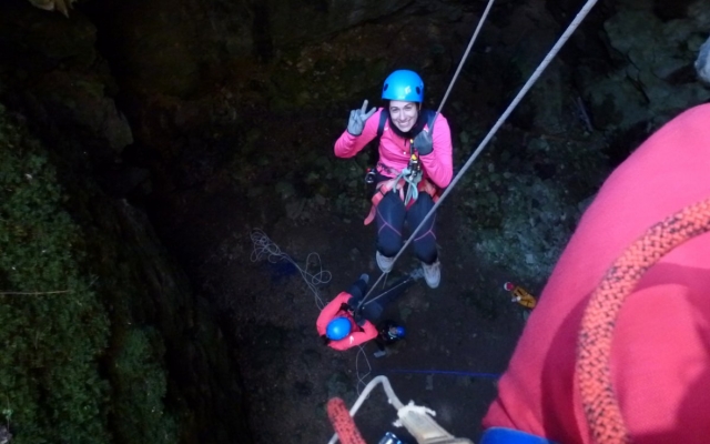  Sessione di speleologia a Sima dels Geòlegs 