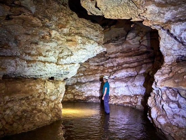 En el interioir de las cuevas valencianas