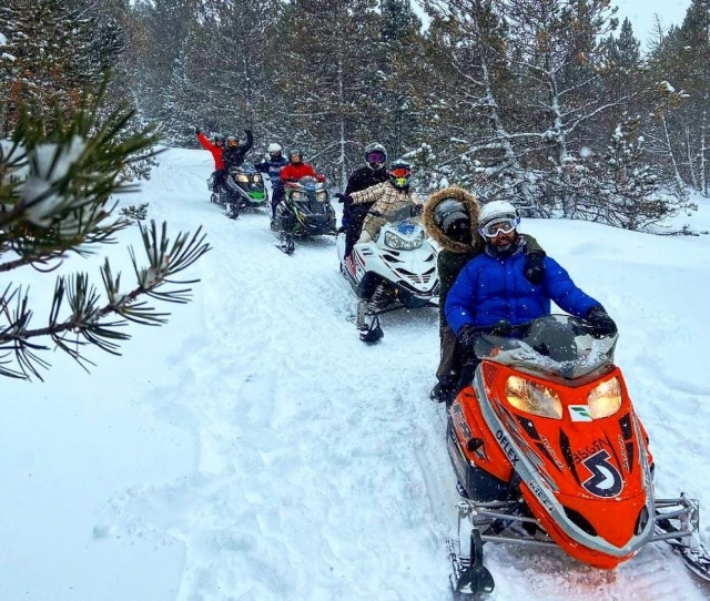  Excursion nocturne en motoneige à Grandvalira 
