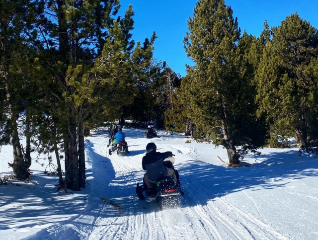  Piloter une motoneige en Andorre 