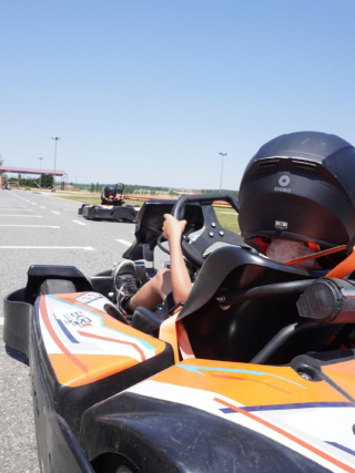 2 tours de karting et barbecue Segovia Team Building