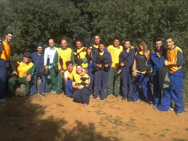  Paintball players 