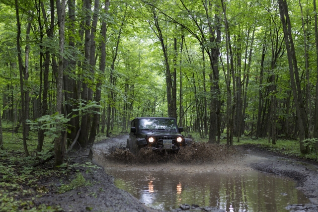  SUV na lama 