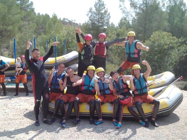 p-12618-todos-listos-para-el-rafting-en-el-cabriel_15214551923632.jpg