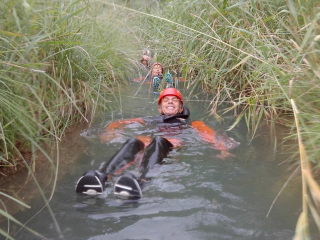 Lernen Sie, den Fluss Cabriel hinunterzutreiben 