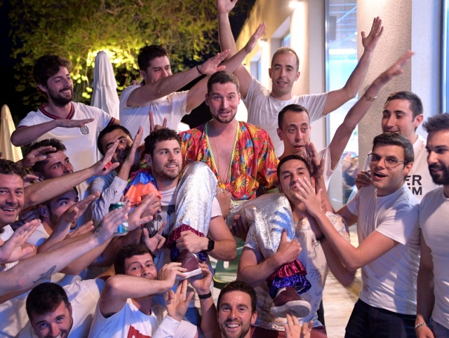  The happiest friends in the world 