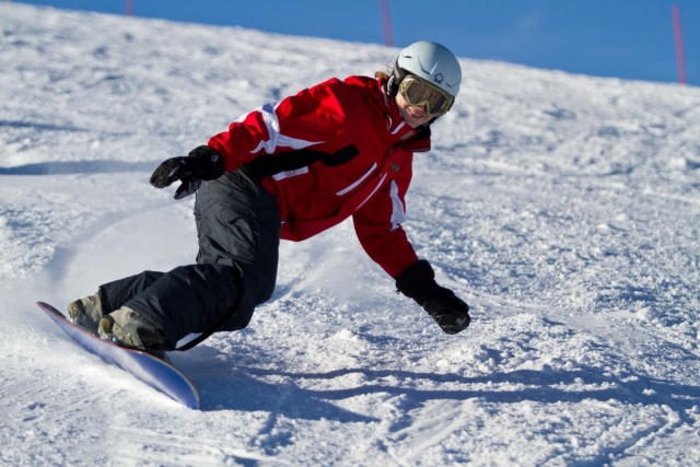 praticare lo snowboard 