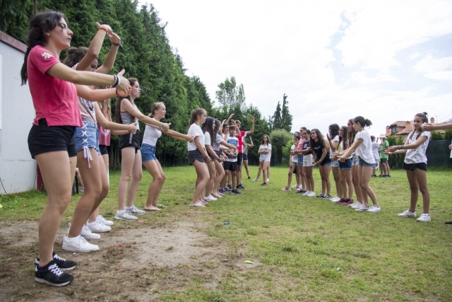  Jeux et ateliers extérieurs pendant le camp 