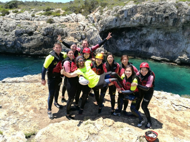  Coasteering 