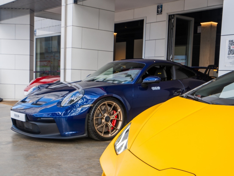 Sube a nuestro Porsche