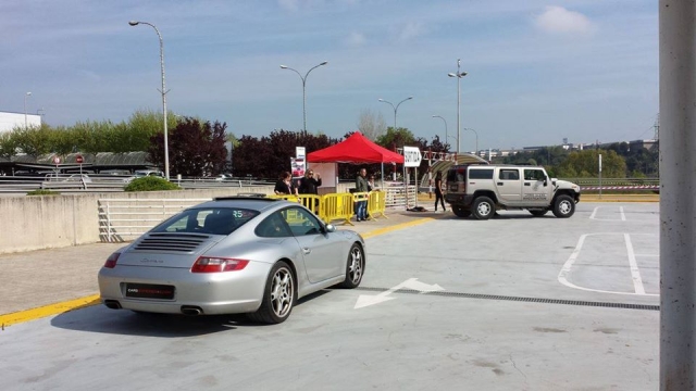 Porsche 911 aparcado