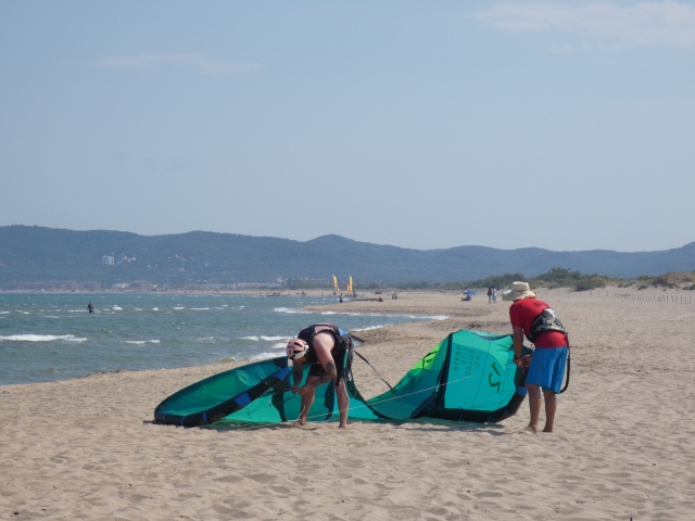  Kitesurf kite assembly 