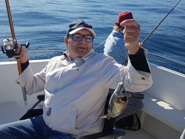  Roca fishing in Luarca 