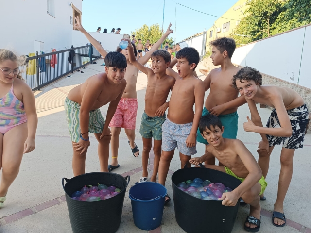  Wasserballonschlacht 