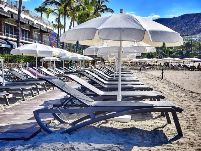 Alquiler de hamaca y sombrilla