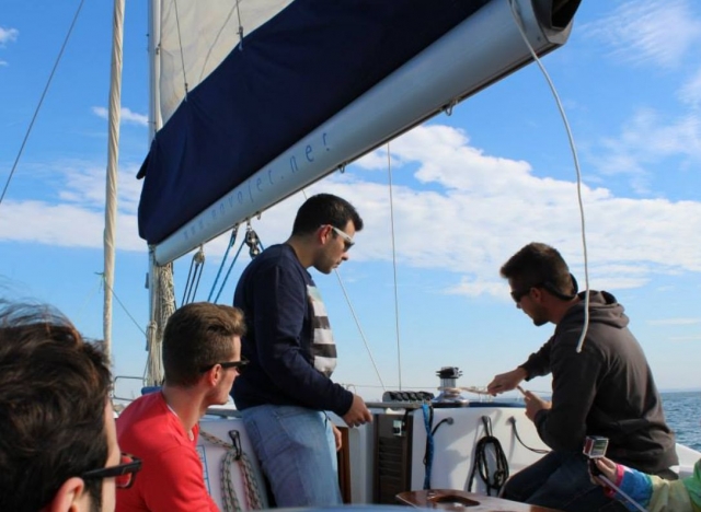  Sailboat navigation 