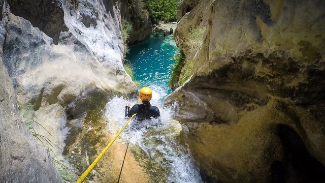 cadere in acqua 