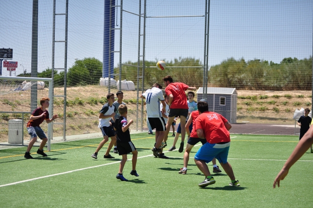  Fußball spielen 