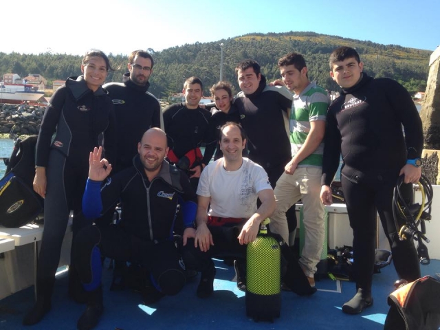  Group prepared for immersion
