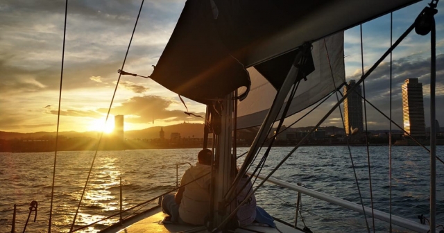  Naviguer le long de la côte de Barcelone 